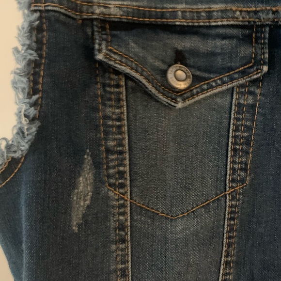 Kenzie Denim distressed vest - Picture 6 of 16